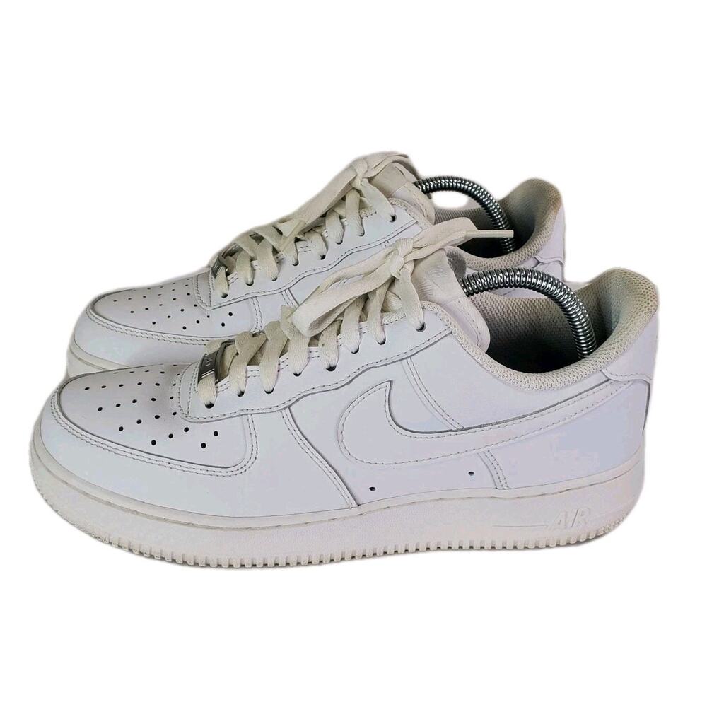 Nike Air Force 1 '07 Low Mens Size 8.5 White Athletic Lifestyle Shoes Sneakers
